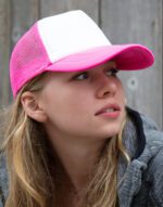 Gorra acolchada con ½ malla