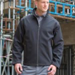 Softshell hombre triple costura