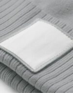 Gorro con Parche y Pompom - Image 5