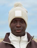 Gorro con Parche y Pompom