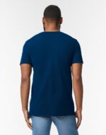 Camiseta Softstyle cuello V hombre - Imagen 8