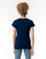 Camiseta Softstyle cuello V Mujer - Image 4