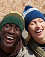 Gorro con pompón picos montañosos - Image 4