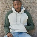 Sudadera UNLABELED bicolor con capucha