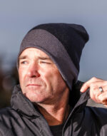 Gorro negro reciclado Compass