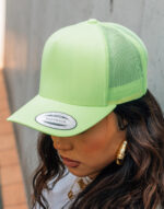 Gorra Trucker Retro Neon