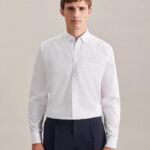 Camisa regular fit cuello americano