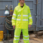 Conjunto lluvia alta visiblidad