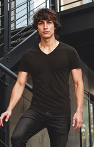 Camiseta de manga corta y cuello de pico VALENTO CRUISE