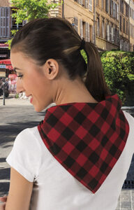 Cachirulo triangular cuadros rojos y negros VALENTO CACHIRULO