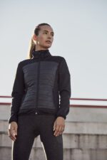 Custer Women - Image 2