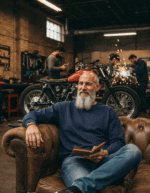 UM Crewneck OCS RCS Regular Fit Unisex - Image 6