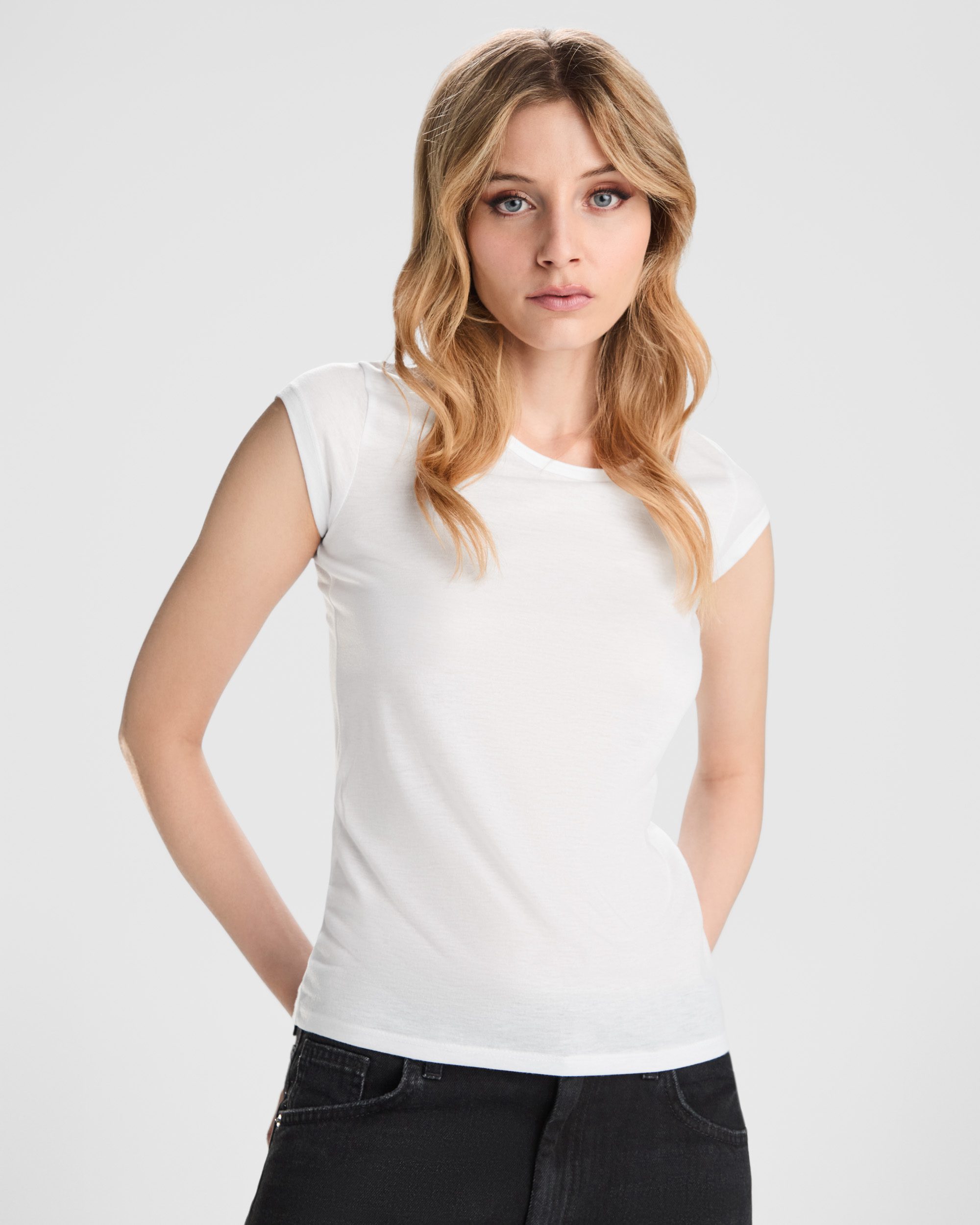 6692_01_1_1.jpg HAWAII - Image 1